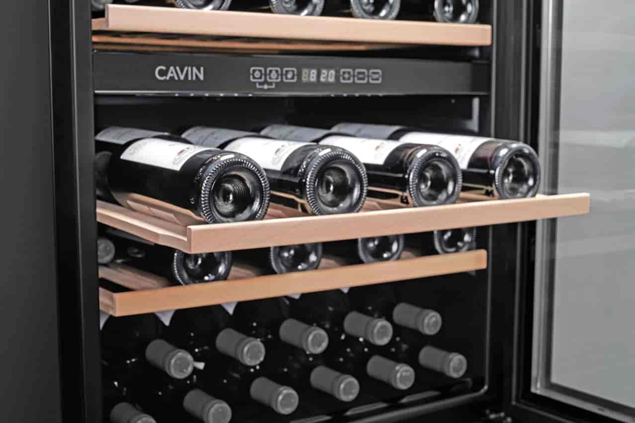 Cavin Inbyggbar vinkyl - Arctic Collection 60D Svart - 46 Flaskor Cavin Inbyggbar vinkyl - Arctic Collection 60D Svart - 46 Flaskor